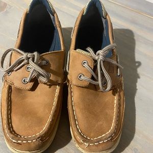 Boys Size 2.5 Sperrys